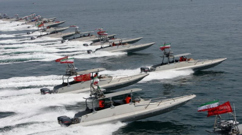 اقتدار.. استعراض عسكري إيراني في مياه الخليج