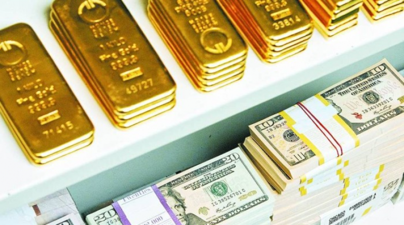 مع صعود الدولار.. أسعار الذهب تتراجع بأكثر من 1٪