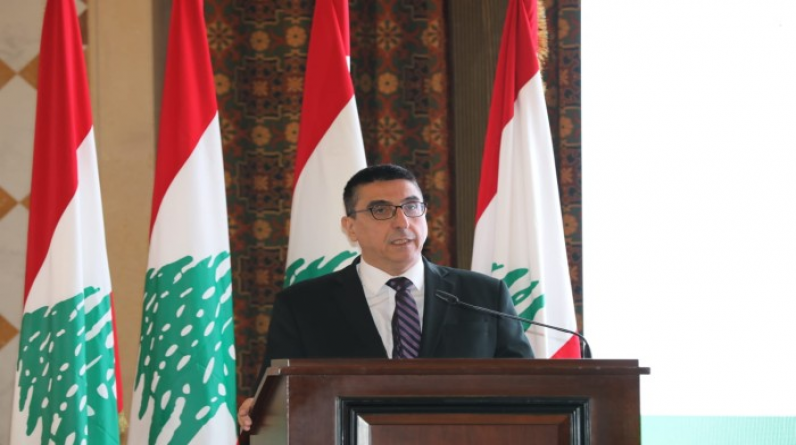 قبل يوم من بدء ترحيلهم.. وزير لبناني: لم يعد بإمكاننا تحمل أعباء النازحين السوريين