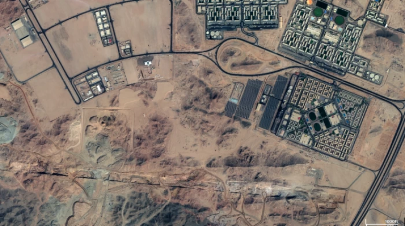 صور أقمار اصطناعية تكشف بدء تشكل مدينة "ذا لاين" السعودية.. لماذا لا تظهر بجوجل؟