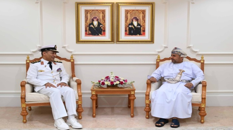 عمان تجري مباحثات عسكرية منفصلة مع قطر ومصر
