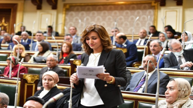 نائبة بالوراثة.. سيدة تحل مكان والدتها المتوفاة في البرلمان المصري