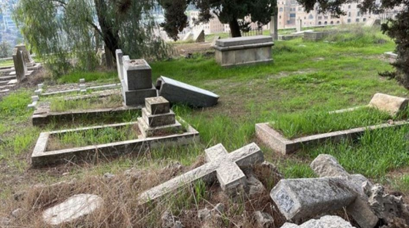 حماس تدين اعتداء متطرّفين صهاينة على مقبرة البروتستانتية في القدس