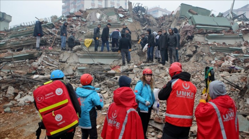 حصيلة قتلى زلزال تركيا وسوريا ترتفع إلى نحو 35 ألف شخص