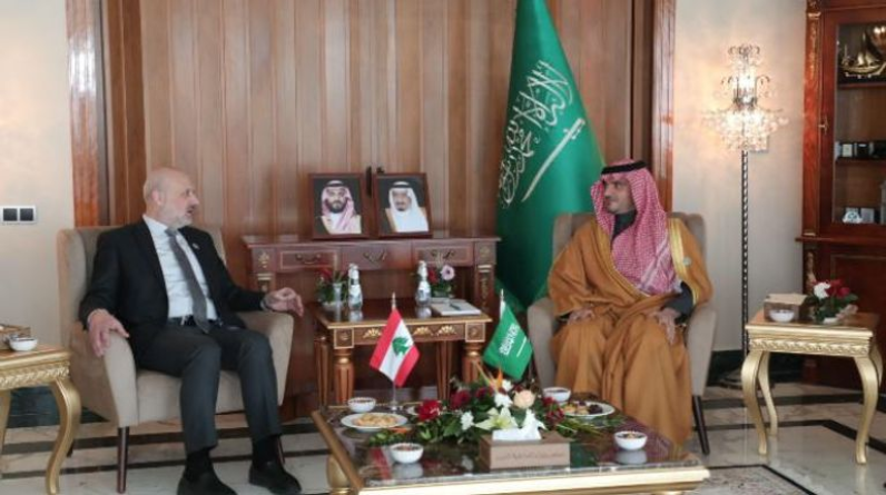وزير الداخلية اللبناني: حريصون على أمن السعودية