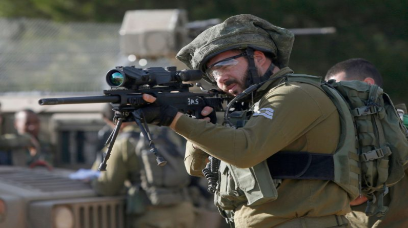 القناصة.. سلاح "إسرائيل" المخفي لتصفية المقاومين، هل يمكن تفاديه؟