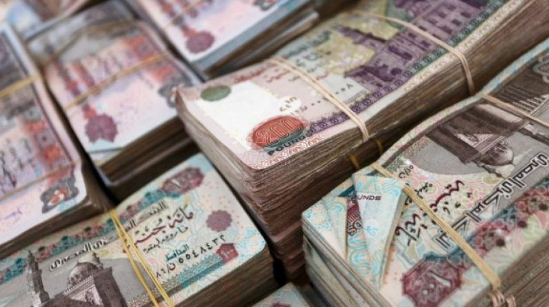تعويم جديد في مصر؟ قرار مرتقب بعد هبوط الجنيه وضغوط الفائدة