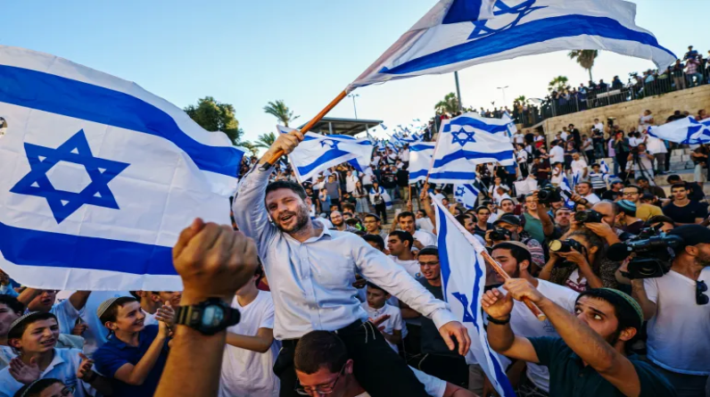 أ. هلال نصّــار يكتب: مسيرة الأعلام الصهيونية .. خِرَق بالية .. نحو الزوال