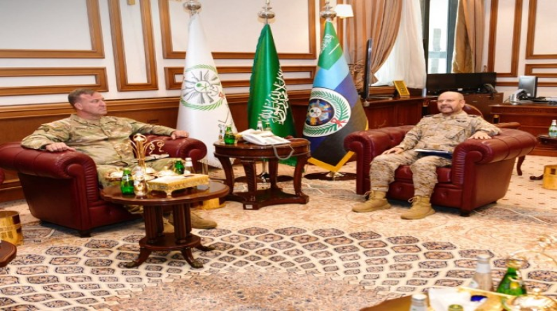 مباحثات سعودية أمريكية لتعزيز التعاون العسكري (صور)
