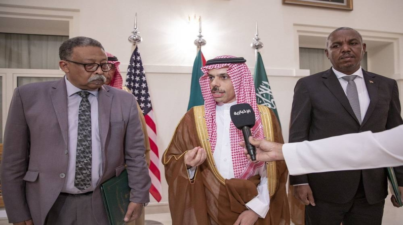 السعودية وأميركا تعلنان توقيع اتفاقية لوقف إطلاق النار قصير الأمد في السودان