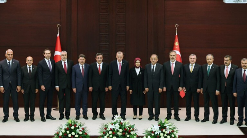 الحكومة التركية تتحضر لاجتماعها الأول و"العين على 4 وزارات"!