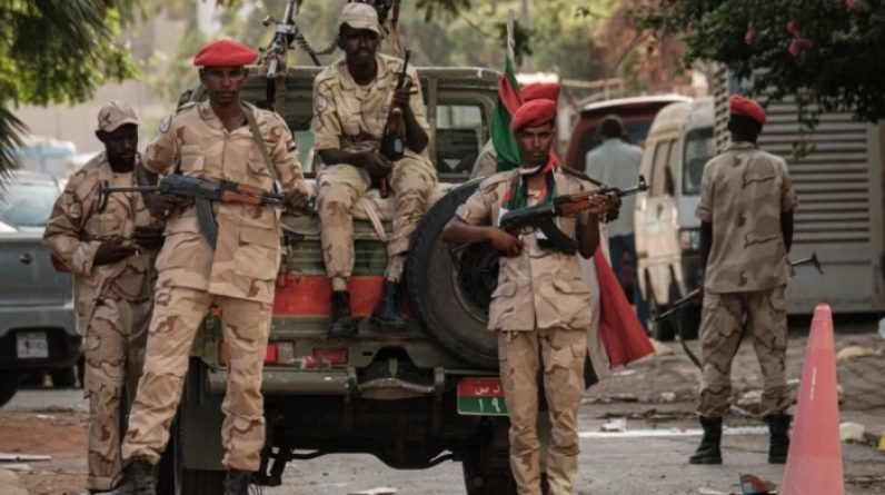 الجيش السوداني يتهم الدعم السريع باقتحام سفارتي الصين وفلسطين ومنزل سفير عمان