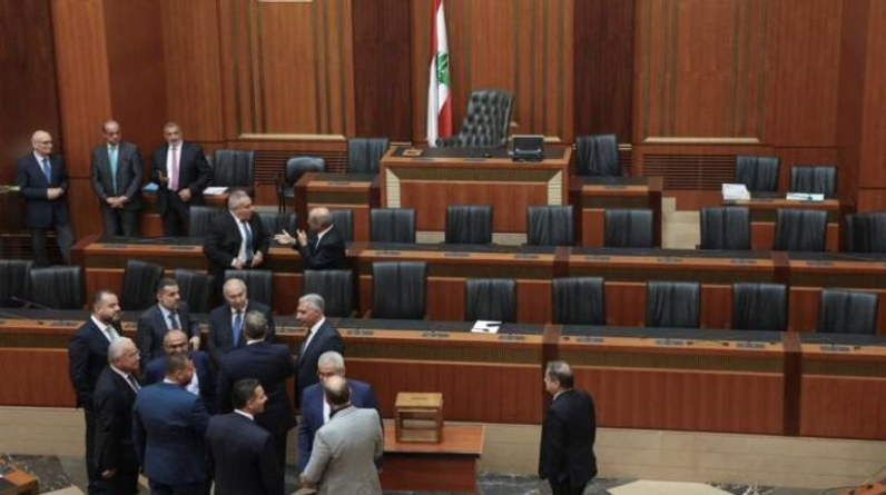 عشية انتخاب الرئيس.. معارضة لبنان: تردد "نواب الضباب" يخدم حزب الله