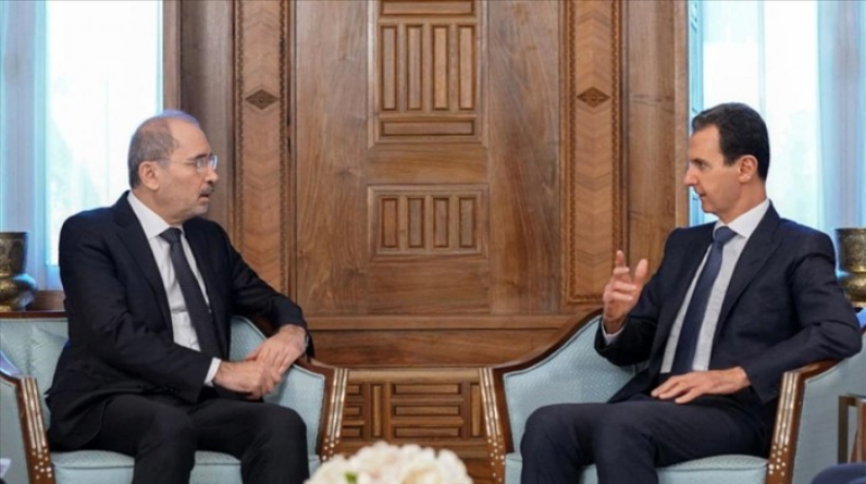الزيارة الثانية خلال شهور.. وزير الخارجية الأردني يصل إلى سوريا