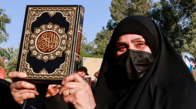 ليس القرآن فقط.. طلبات "عاجلة" في السويد لحرق كتب مقدسة