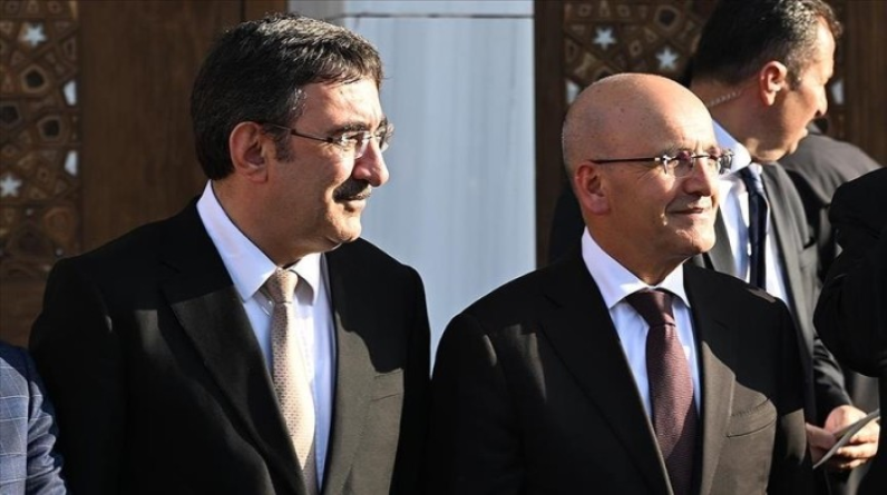 قبل زيارة أردوغان.. نائب الرئيس التركي ووزير المالية يزوران قطر