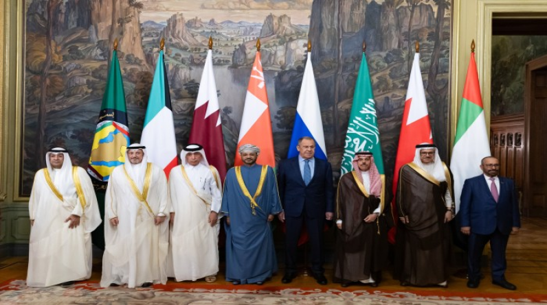 التعاون والحل السلمي للصراعات يتصدران الحوار الاستراتيجي الخليجي الروسي
