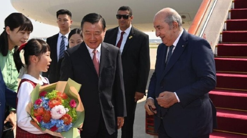 الزيارة الأولى.. الرئيس الجزائري يصل إلى الصين