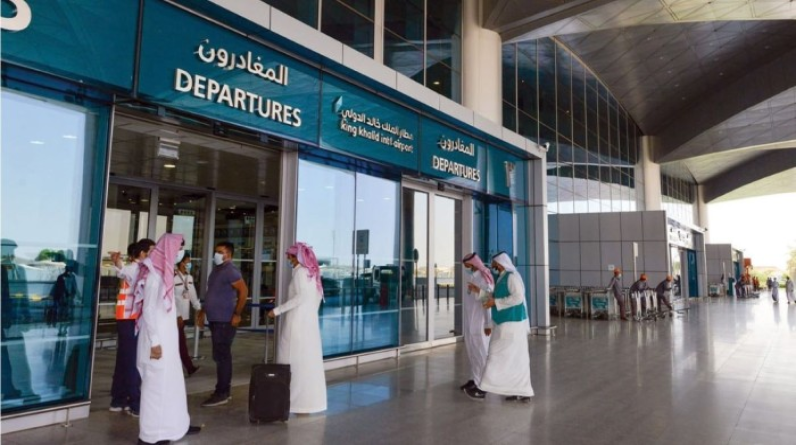 السعودية: إجراء عمليات التجميل لا تمنع عبور الجوازات في المطارات