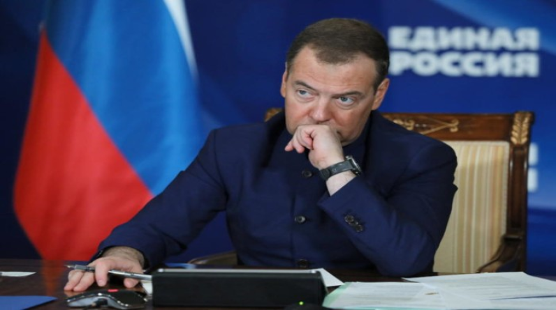ميدفيديف يجدد تهديده باستخدام السلاح النووي ضد أوكرانيا.. ماذا قال؟