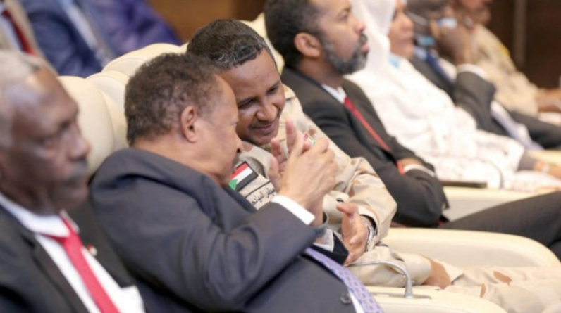 الخارجية السودانية تلغي جوازات سفر حميدتي وحمدوك وآخرين الدبلوماسية