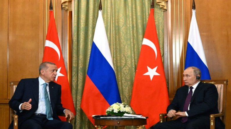 ورقة تركية رابحة وضغوط دولية متزايدة.. هل يعود بوتين لصفقة الحبوب؟