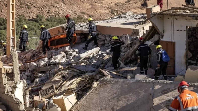 تسييس الإغاثة.. لماذا رفض المغرب مساعدات فرنسا والجزائر عقب الزلزال؟