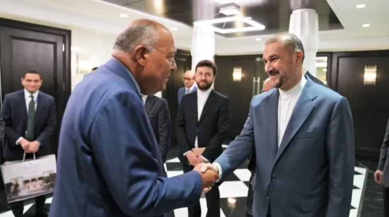 طهران: لقاء وزيرَي خارجية إيران ومصر فتح أفقاً جديداً في مسار العلاقات