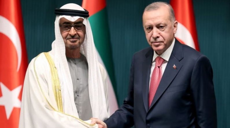 بن زايد يهاتف أردوغان تضامنا مع تركيا في مواجهة الإرهاب
