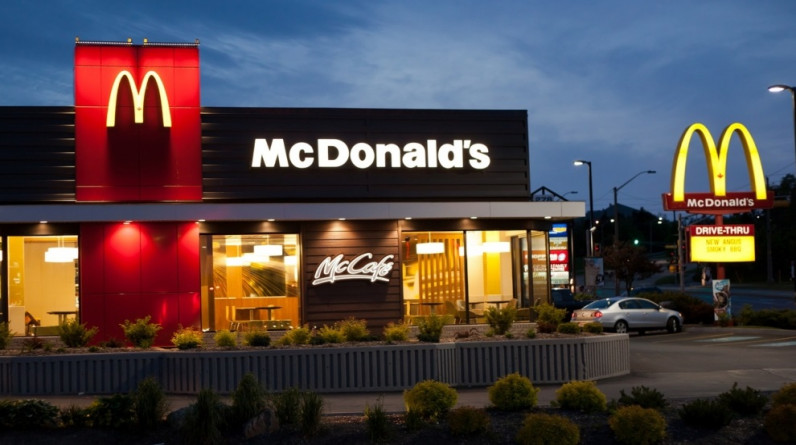 بعد بيعها.. الإعلان عن معاودة افتتاح فروع ماكدونالدز في روسيا