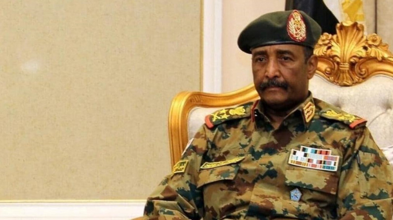 البرهان يوسع اختصاصات وزير الدفاع لتشمل مناطق السودان البحرية