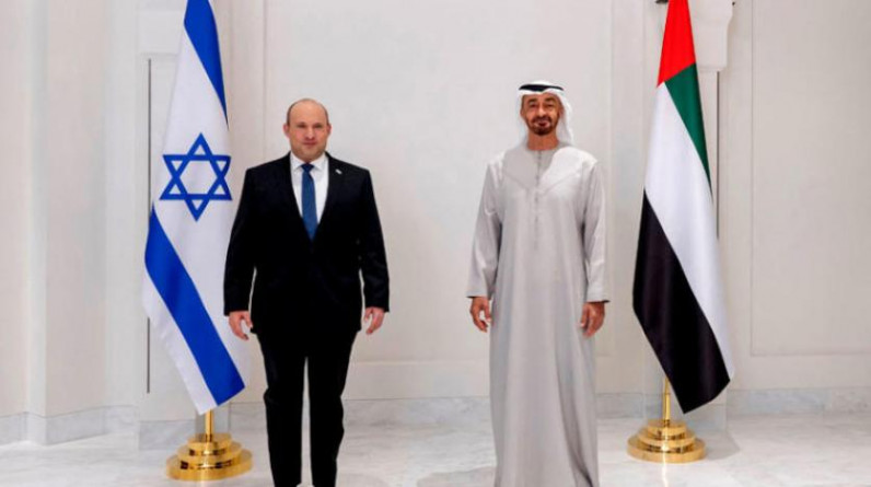 محمد بن زايد يستقبل رئيس وزراء الاحتلال في قصر الشاطئ