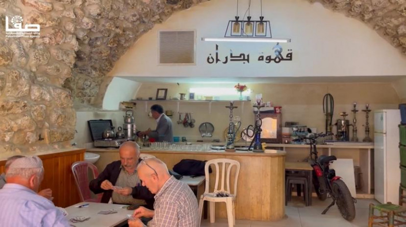 مقهى بدران.. إرث فلسطيني قديم يواجه الاحتلال