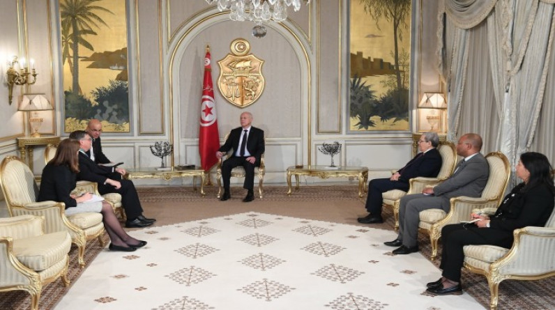 أمريكا وفرنسا تدعوان لعودة تونسية سريعة إلى المسار الدستوري
