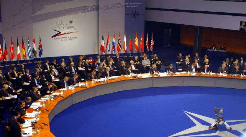 الناتو يرحب بانضمام جورجيا ومولدوفا والسويد وفنلندا