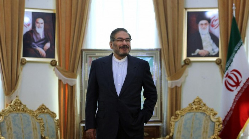 ما هو دور رئيس المجلس القومي الإيراني علي شمخاني على الساحة الدولية؟
