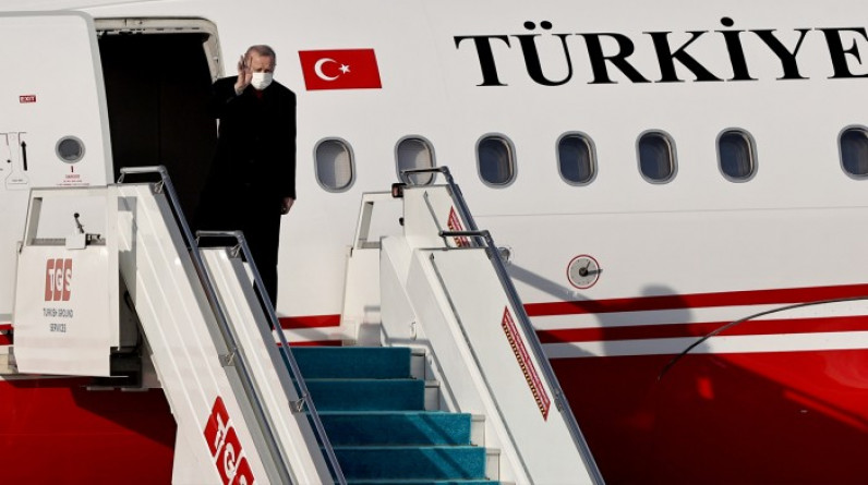 أردوغان يتوجه إلى الإمارات للتعزية في رئيسها الراحل