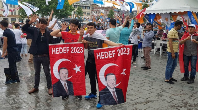 ماذا يتجه حزب العدالة والتنمية إلى انتخابات مبكرة في تركيا؟