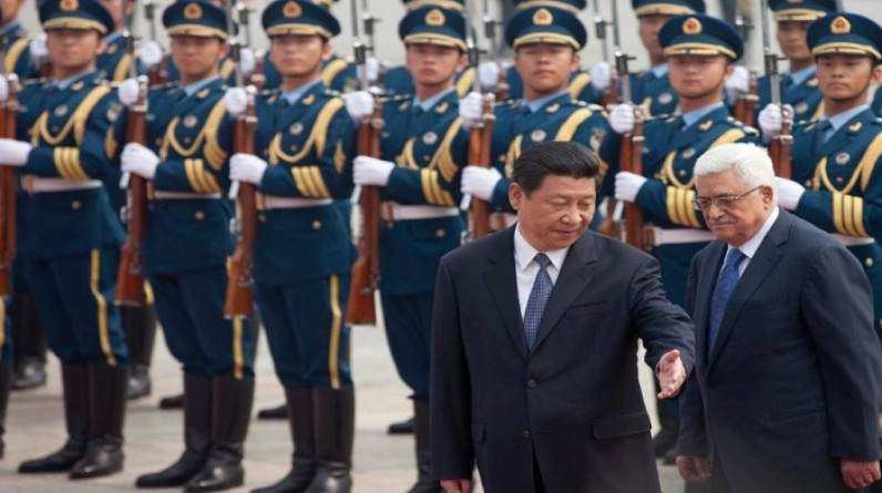 عباس في الصين.. هل تلقي بكين بثقلها في عملية السلام؟