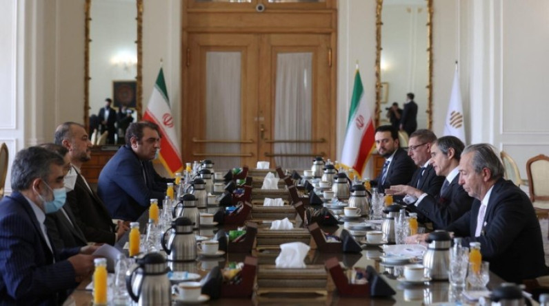 تحليل: أمريكا وإيران تقتربان من اتفاق ضرورة غير محقق دون سقف 2015