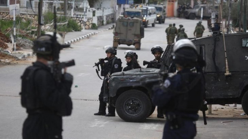 إصابة ضابط إسرائيلي ومستوطنين في إطلاق نار بنابلس