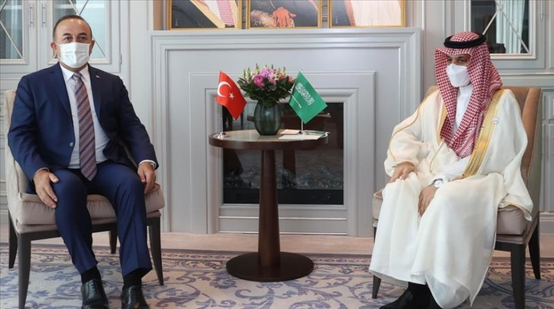 وزير الخارجية التركي ونظيره السعودي يبحثان العلاقات الثنائية