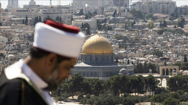 سميح خلف يكتب: القدس..الحسابات السياسية والميدانية