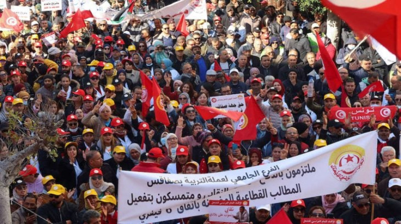 رئيس تونس يطرد الأمينة العامة للاتحاد الأوروبي للنقابات لمشاركتها في احتجاج نقابي
