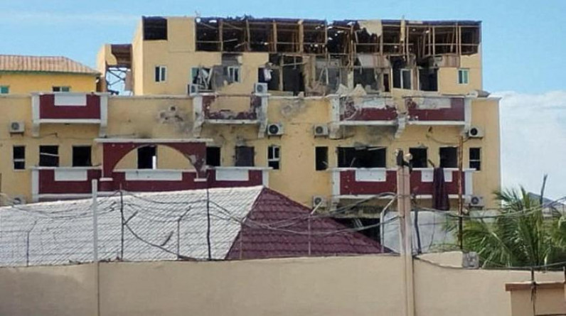 ارتفاع حصيلة الهجوم على فندق في مقديشو إلى 12 قتيلاً