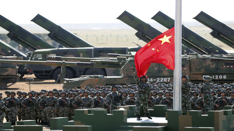 المناورات الصينية.. 100 مقاتلة حربية و10 مدمرات وفرقاطات تشارك وتايوان تدفع بطائرات وسفن وتنشر أنظمة صواريخ على الأرض