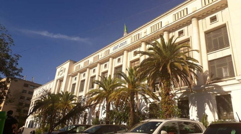 نور الدين ثنيو يكتب: خطوات نحو إعادة التعليم العالي إلى المؤسسة الجامعية الجزائرية