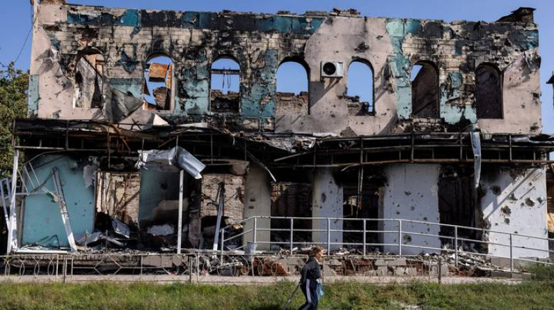 زيلينسكي يتعهد باستعادة مزيد من المدن الأوكرانية مع استمرار القصف الروسي