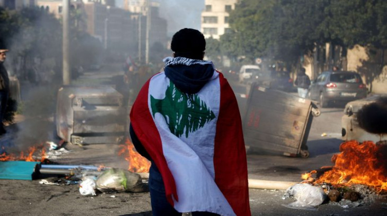 دعوات لبنانية على مواقع التواصل لمظاهرات غاضبة رفضا للانهيار المعيشي