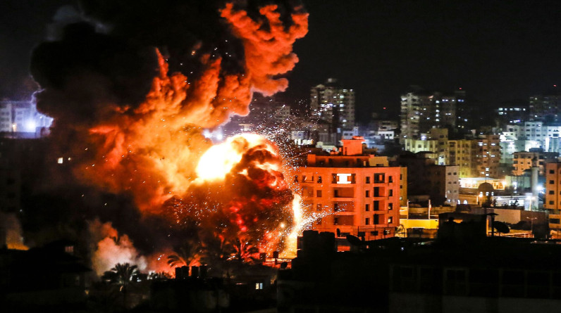 احمد بن غربي يكتب: قصف الاحتلال الإسرائيلي على قطاع غزة